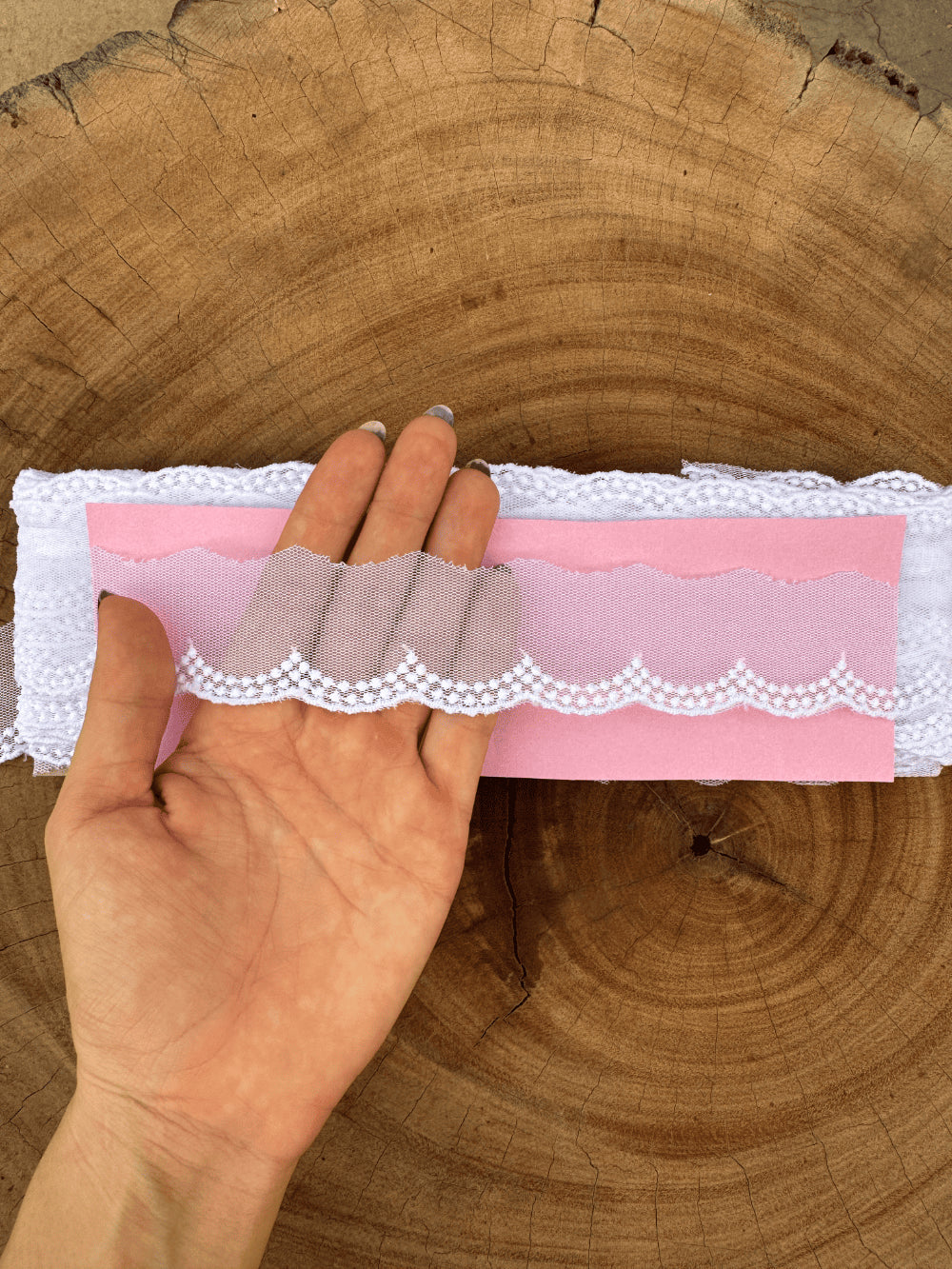 Renda Tule 100% poliéster branca - Largura: 4 centímetros