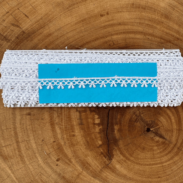 Renda guipir 100% poliéster branca - Largura: 1,4 centímetros