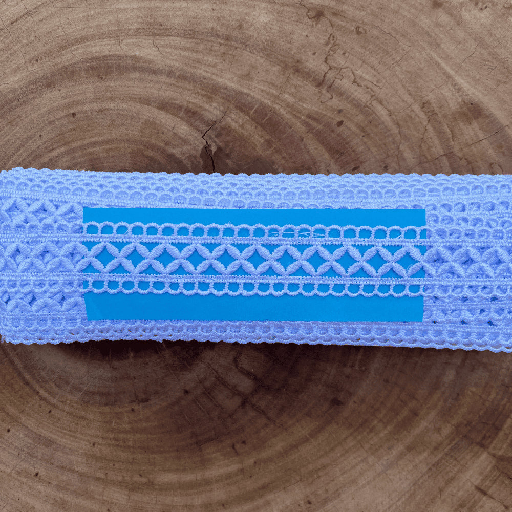 Renda guipir 100% poliéster branca - Largura: 3,2 centímetros