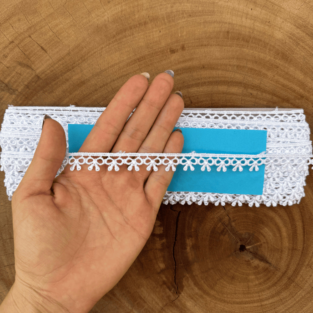 Renda guipir 100% poliéster branca - Largura: 1,4 centímetros