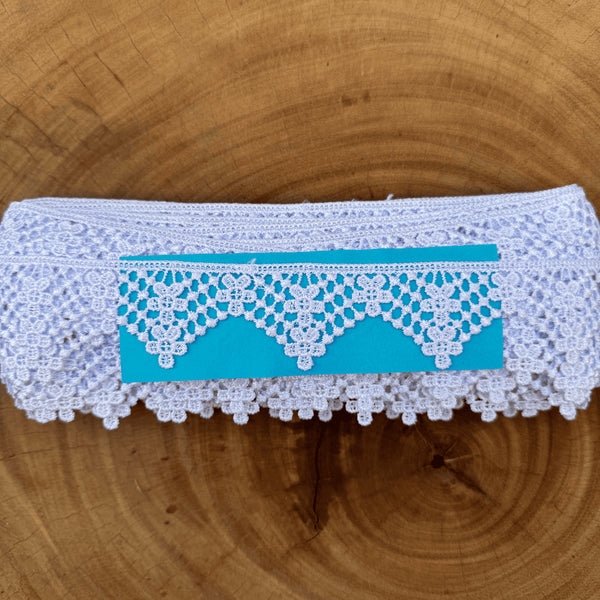 Renda guipir 100% poliéster branca - Largura: 3,5 centímetros