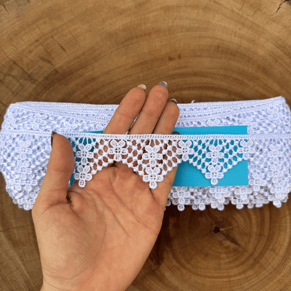 Renda guipir 100% poliéster branca - Largura: 3,5 centímetros