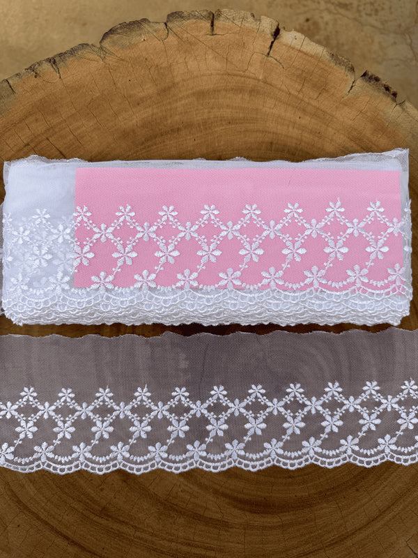 Renda Tule 100% poliéster branca - Largura: 9,5 centímetros