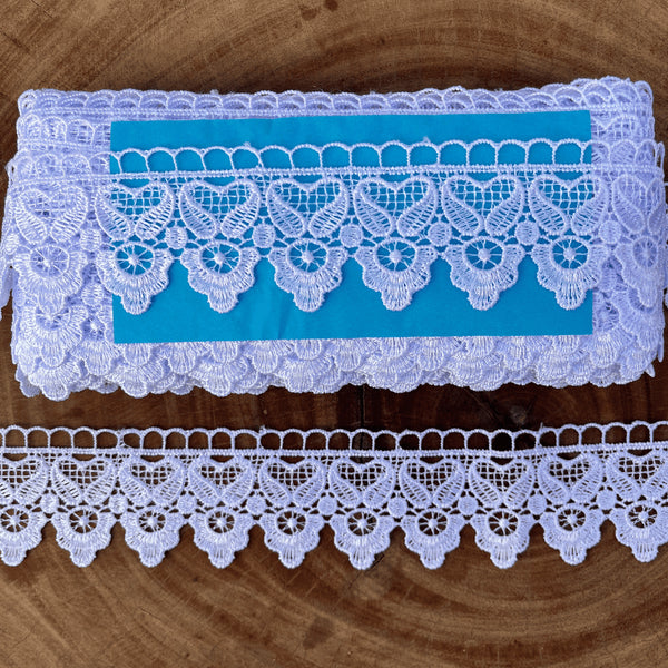 Renda guipir 100% poliéster branca - Largura: 5,2 centímetros