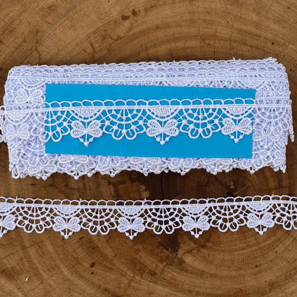 Renda guipir 100% poliéster branca - Largura: 3,5 centímetros