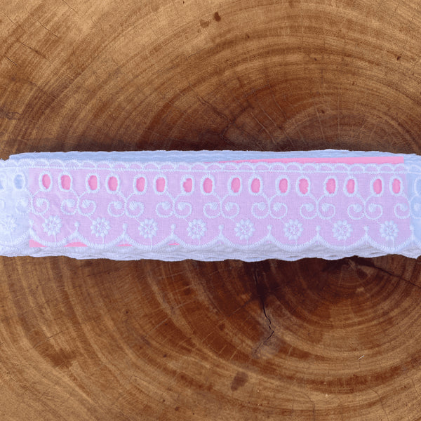 Passa fita de bordado Inglês 100% algodão Branco - Largura: 5 centímetros