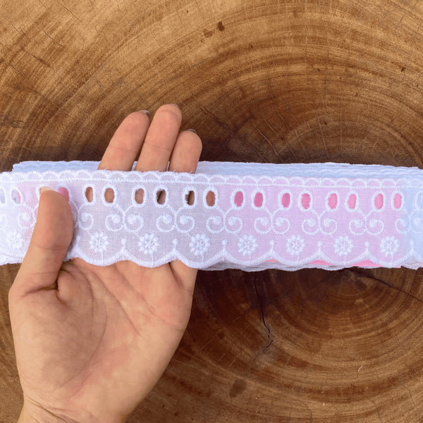 Passa fita de bordado Inglês 100% algodão Branco - Largura: 5 centímetros