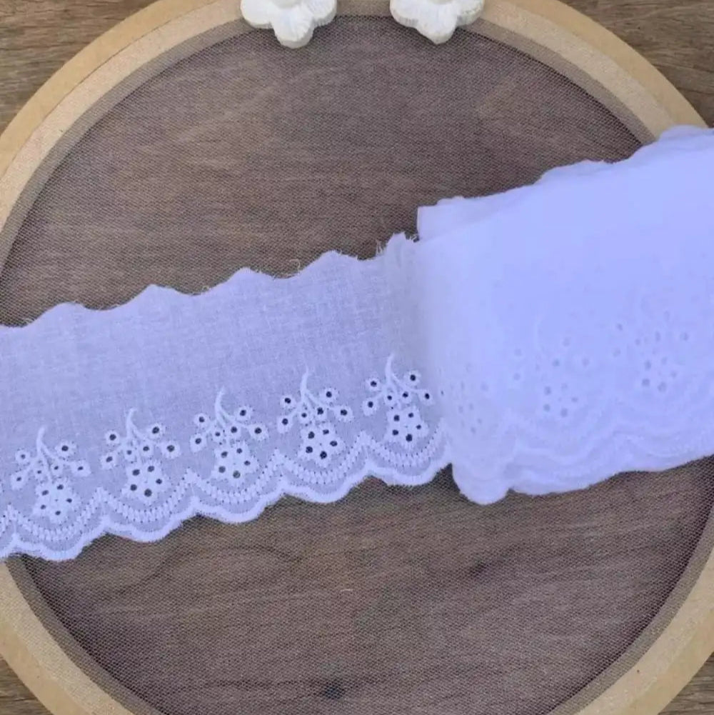 Bordado Inglês 100% algodão Branco - Largura: 7 centímetros