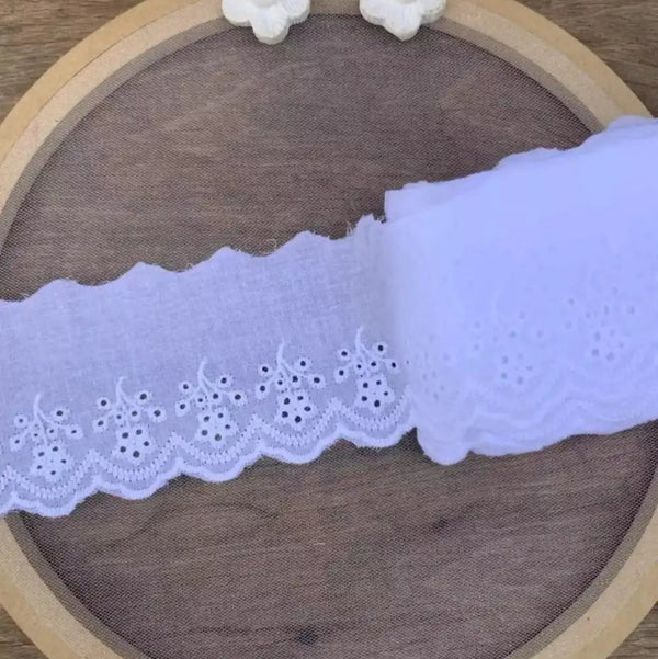 Bordado Inglês 100% algodão Branco - Largura: 7 centímetros