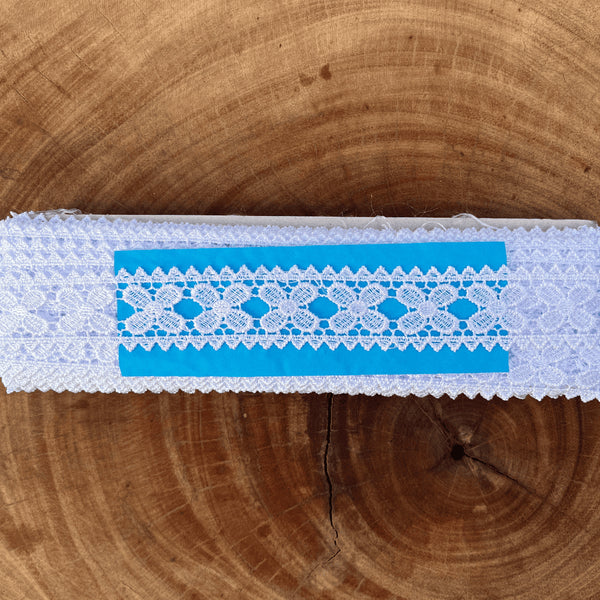 Renda guipir 100% poliéster branca - Largura: 3 centímetros